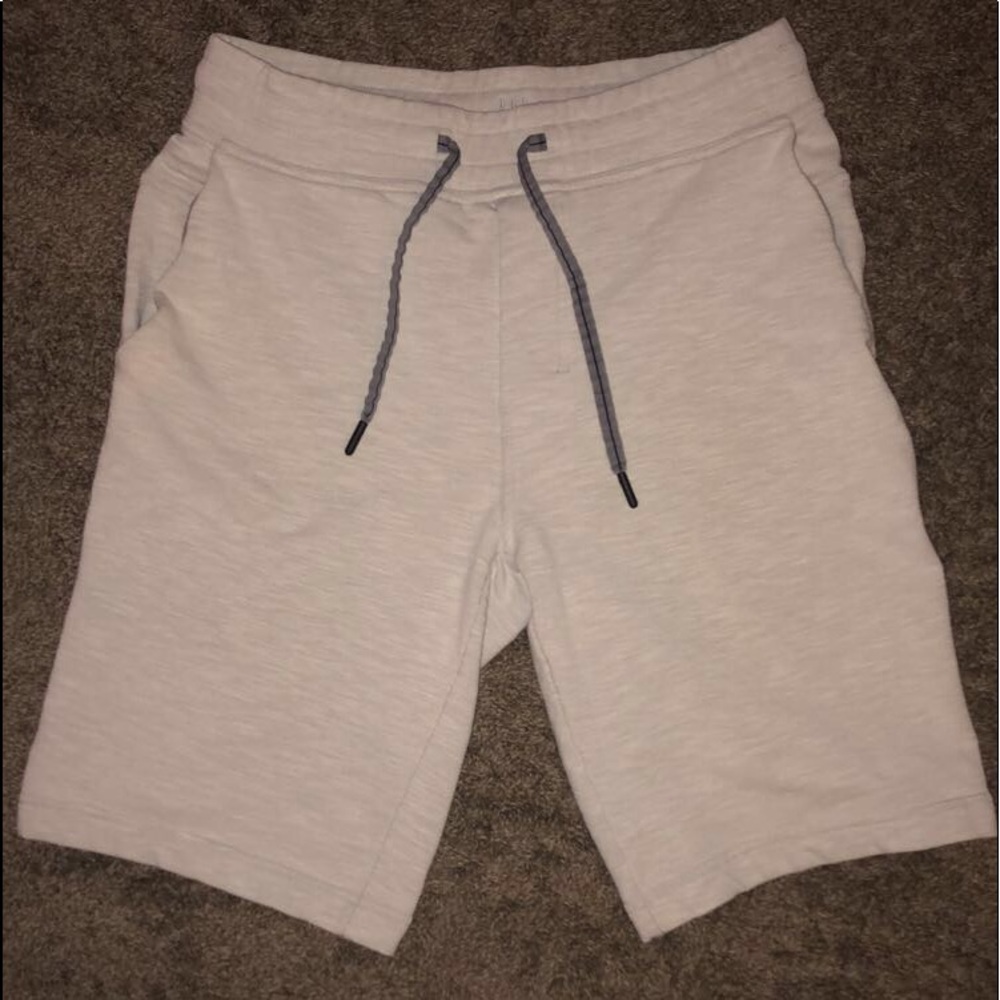 Men Lululemon shorts